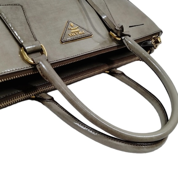 Prada Hand Bag Brown Enamel - Picture 4 of 9